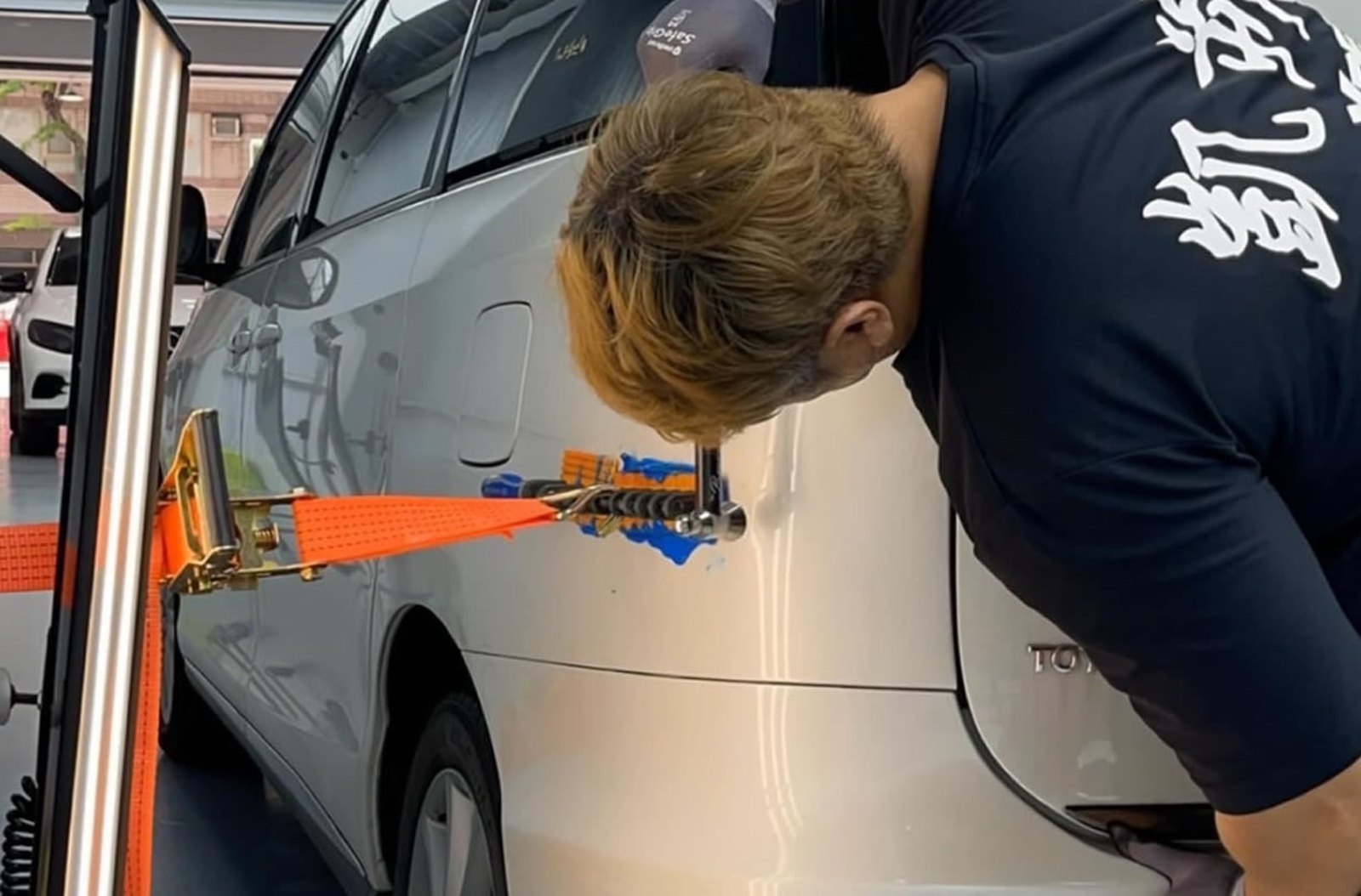 凱朔車業 PDR 免烤漆凹痕修復施工